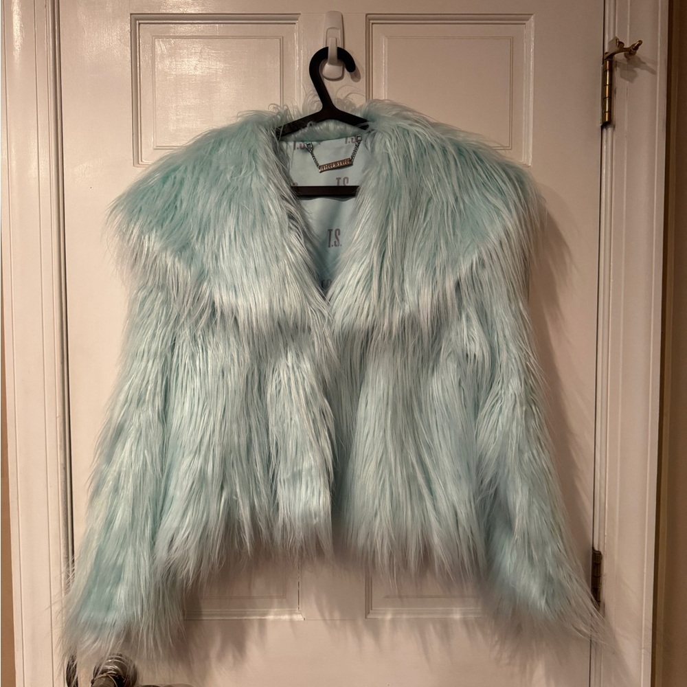 TAYLOR SWIFT THE LIFE OF A SHOWGIRL MINT GREEN FAUX FUR JACKET SOLD OUT& DUSTBAG